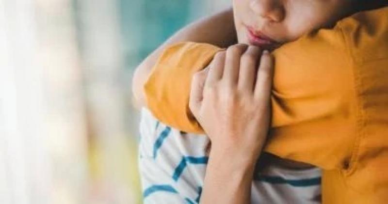 الضحك سعادة والأقوياء لا يحتاجون علاجا.. 8 خرافات عن الصحة النفسية وتصحيحها
