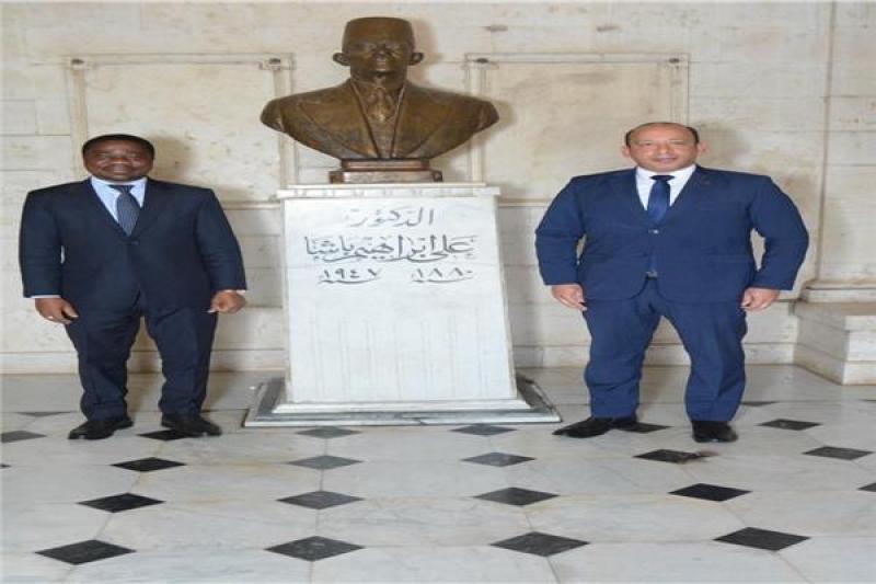 خط أحمر