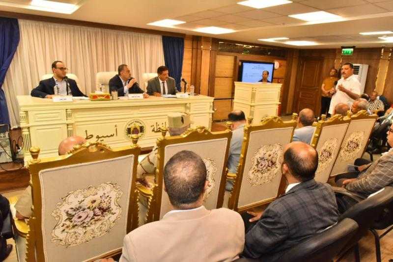 محافظ أسيوط: تطوير البنية التحتية والخدمات أولوية لتلبية احتياجات المواطنين