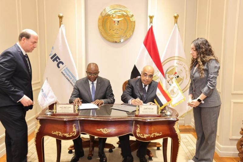مذكرة تفاهم بين وزارة العدل ومؤسسة التمويل الدولية لإطلاق منظومة الإنذار المبكر للشركات الصغيرة والمتوسطة