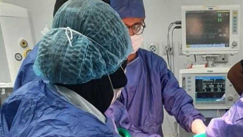 نجاح جراحة دقيقة لمريضة تعاني من التهاب بريتوني حاد وانسداد معوي في المنيا