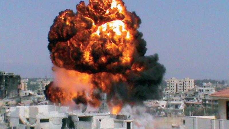 انفجار مستودع للذخيرة قرب مطار حلب في شمال سوريا