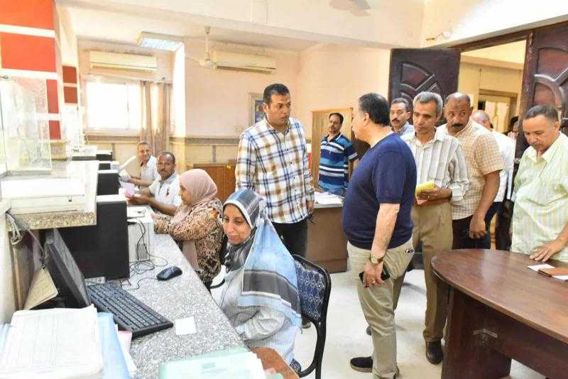 محافظ أسيوط يتفقد المركز التكنولوجي بمنفلوط لضمان جودة الخدمات وسرعة الاستجابة