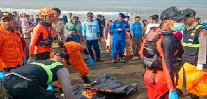 إندونيسيا: استمرار عملية البحث عن ضحايا غرق العبارة في بالي