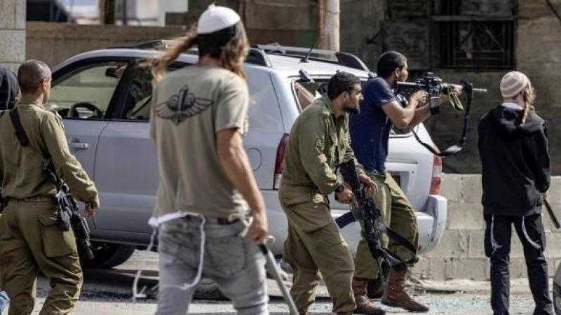 إصابات جراء اعتداء مستوطنين أضرموا النار في منازل لفلسطينيين بالضفة الغربية