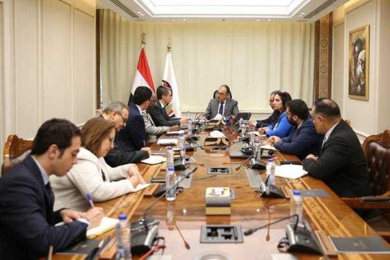 وزير قطاع الأعمال لـ وفد مجموعة البنك الدولي: انفتاح كامل على تعزيز الشراكة مع القطاع الخاص
