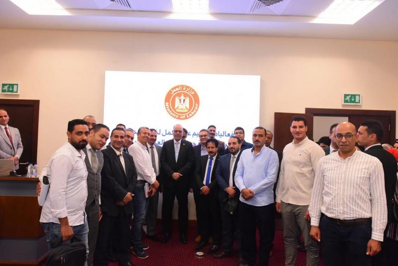 وزير العمل يُسلم عقود جديدة لذوي همم بالقاهرة لدمجهم في سوق العمل