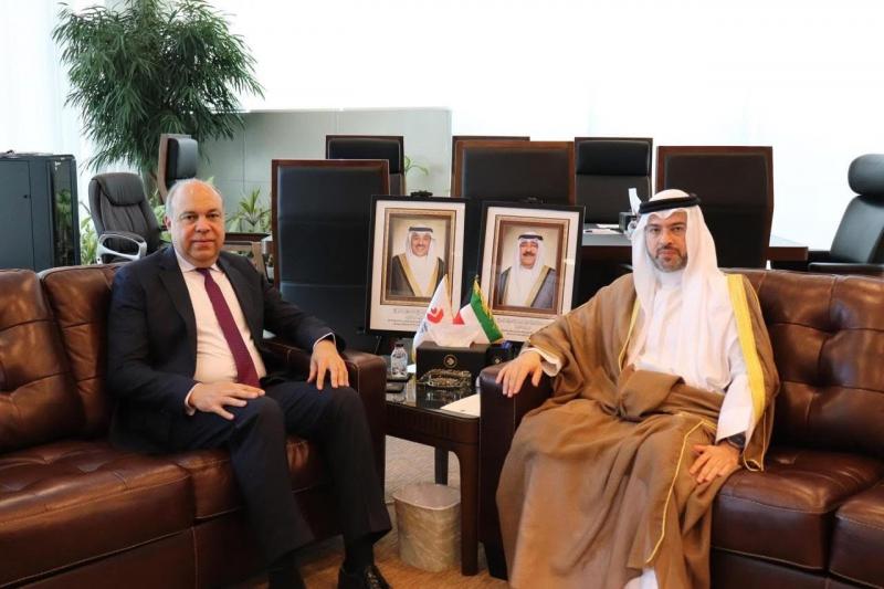 وزير الطيران المدني يبحث مع رئيس الإدارة العامة للطيران المدني الكويتي سبل تعزيز التعاون