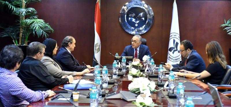 يوفر 4 آلاف فرصة عمل.. ”كريستال مارتن” تبحث إنشاء مصنع للمنسوجات والملابس الجاهزة في مصر