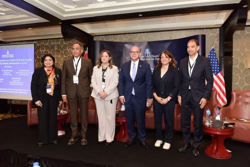 رئيس الرقابة المالية يشارك في جلسة نقاشية بعنوان ”حوكمة الشركات كمحفز لنمو الأعمال”