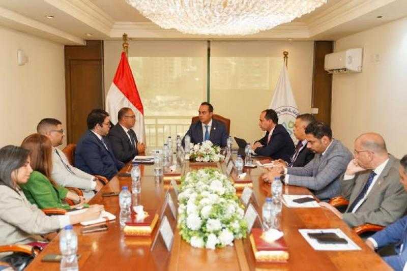 رئيس الرعاية الصحية يبحث إنشاء معامل مرجعية بتقنيات متقدمة في القناة والصعيد وإطلاق حملة للتوعية بتسمم الدم