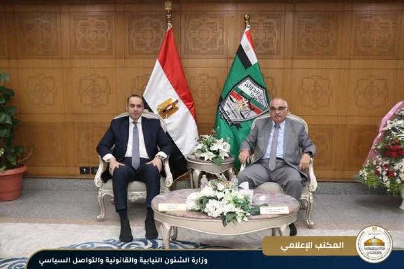 وزير الشئون النيابية يلتقي رئيس قضايا الدولة لتهنئتة على صدور القرار الجمهوري بتعيينه