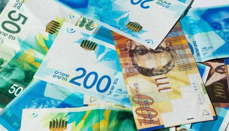 الشيكل الإسرائيلى يهبط أمام الدولار وسط مخاوف الأسواق من أزمة دستورية