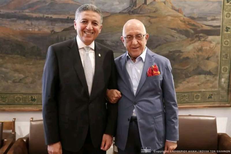 خط أحمر