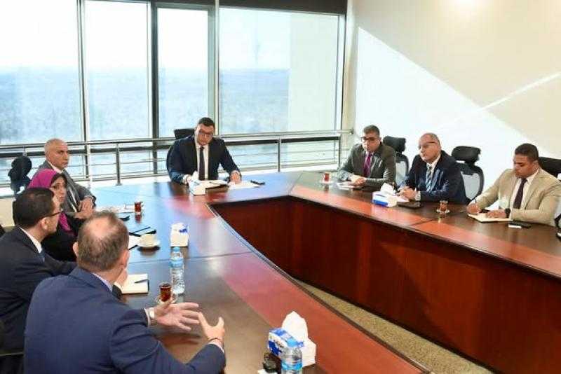 وزير الإسكان يلتقي المدير الإقليمي لمجموعة معارض ومؤتمرات ”سيتي سكيب”