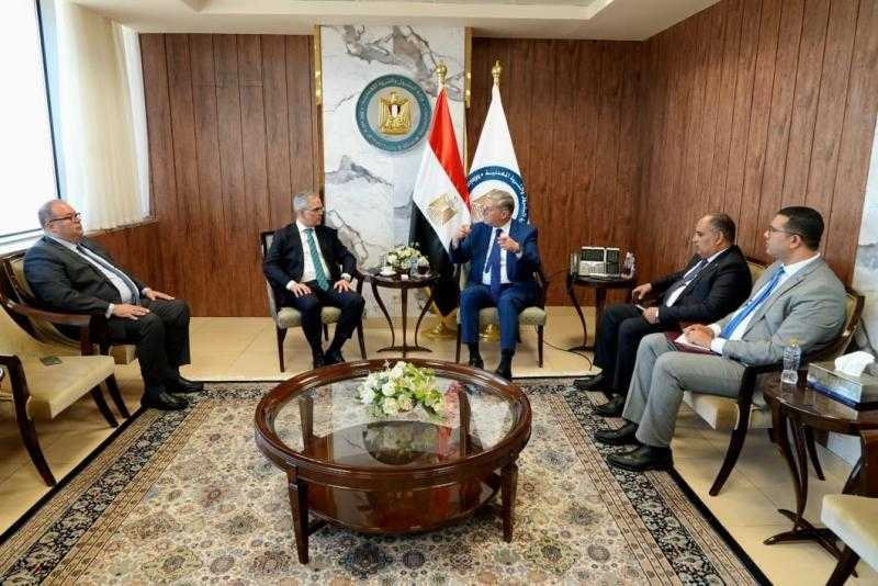 وزير البترول يبحث مع ”شلمبرجير” سبل دعم أنشطة الاستكشاف والإنتاج وتعزيز الشراكة التقنية