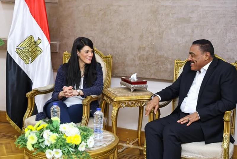 خط أحمر