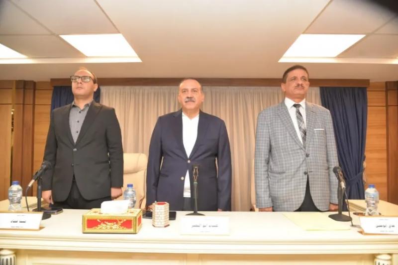 خط أحمر