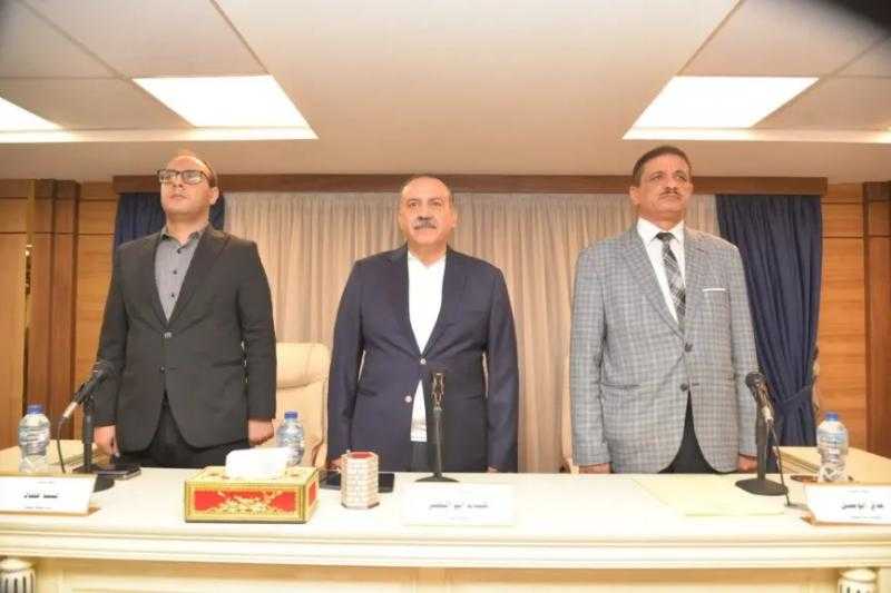 محافظ أسيوط يوجه بإعادة تدوير الرواكد الحكومية غير المستغلة لتفادي وقوع حرائق محتملة