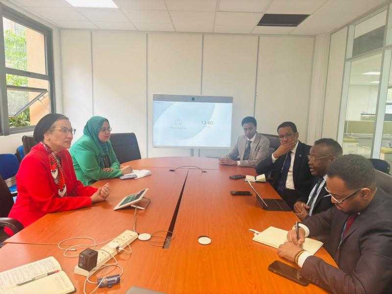 وزيرة البيئة تلتقي بنظيرها الصومالي ورئيس اللجنة الدولية المعنية بالتلوث البلاستيكى INC
