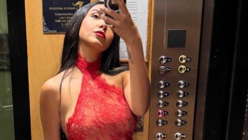 بالأحمر.. سلمى أبو ضيف تخطف أنظار جمهورها