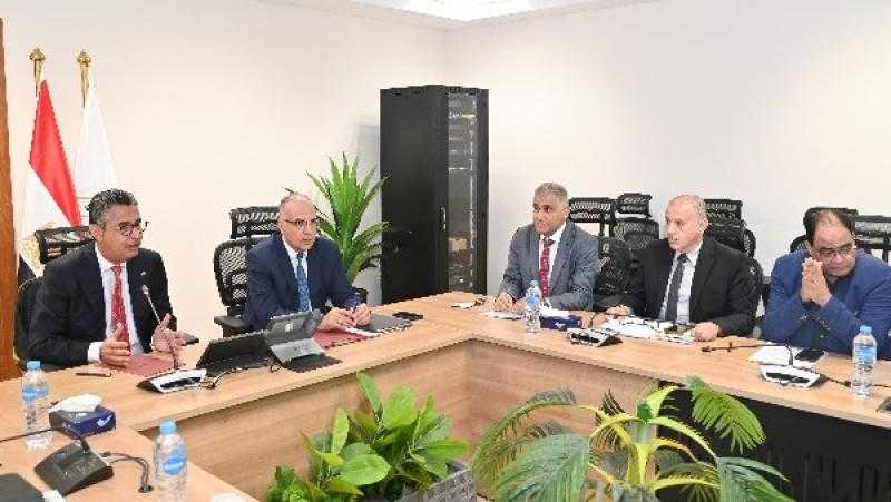 وزيرا الري والتموين يبحثان سبل تطوير مصانع إنتاج السكر