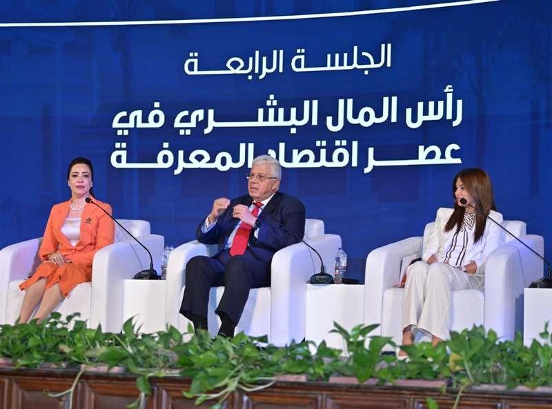 وزير التعليم العالي: نقدم الدعم للطلاب من خلال منظومة شاملة تؤهلهم لسوق العمل| صور