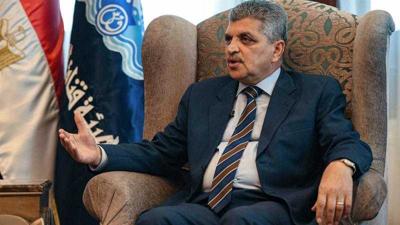 أسامة ربيع يكشف موعد عودة حركة الملاحة بقناة السويس لطبيعتها