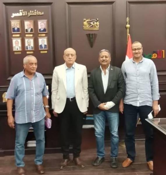 خط أحمر