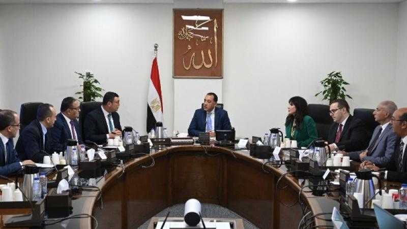 رئيس الوزراء يتابع موقف تقنين الأراضي المضافة لمشروعات الإسكان بالمدن الجديدة