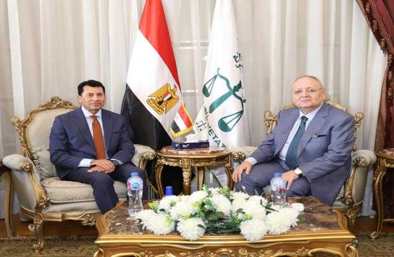 رئيس مجلس الدولة يستقبل وزير الشباب والرياضة