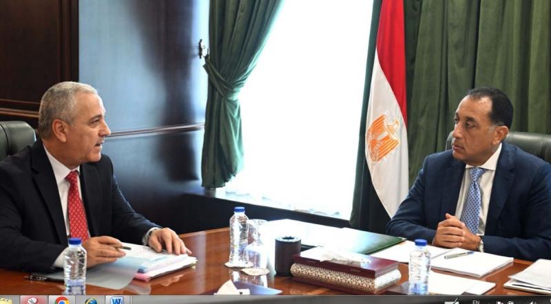 رئيس الوزراء يستعرض مع رئيس «الوطنية للصحافة» عددا من الموضوعات والملفات
