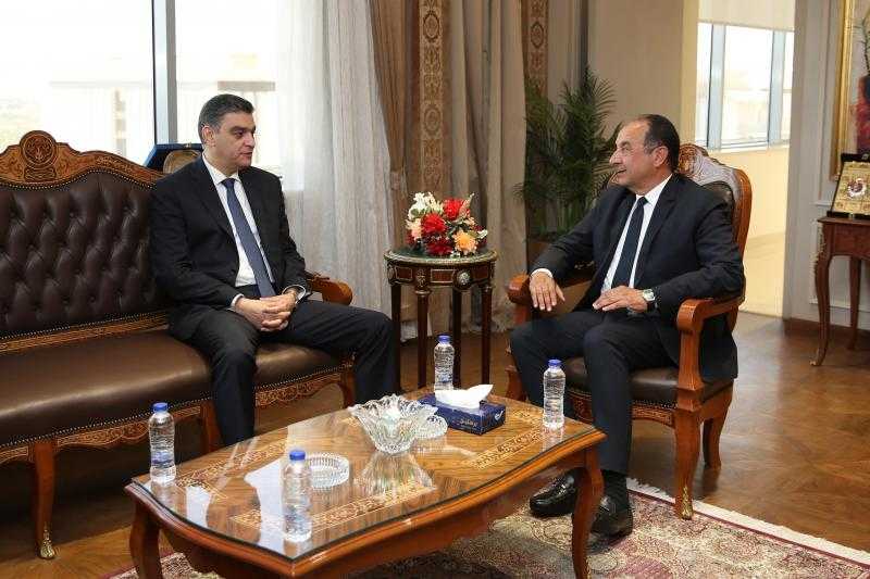وزير قطاع الأعمال يبحث مع هيئة الشراء الموحد التعاون بقطاع الأدوية والمستلزمات الطبية