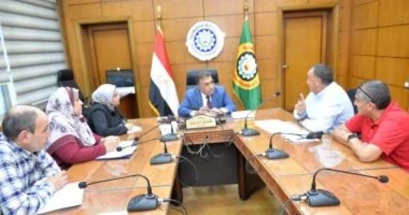 خط أحمر