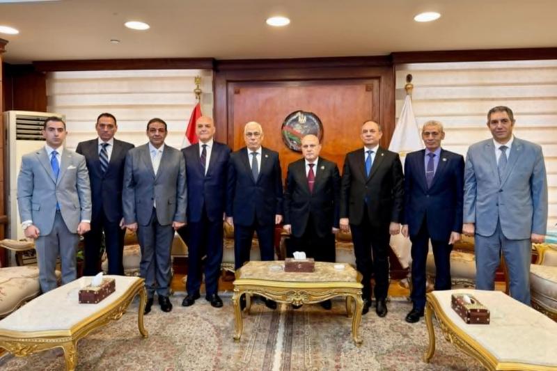 خط أحمر