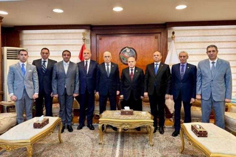 النائب العام يزور المستشار محمد الشناوي للتهنئة برئاسة هيئة النيابة الإدارية