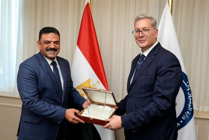 خط أحمر