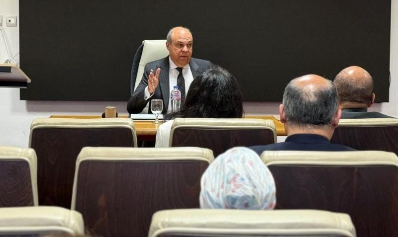 وزير الطيران المدني يلتقي السفراء الجدد ويستعرض جهود الدولة لتطوير القطاع باعتباره أحد المحركات الرئيسية للنمو الاقتصادي