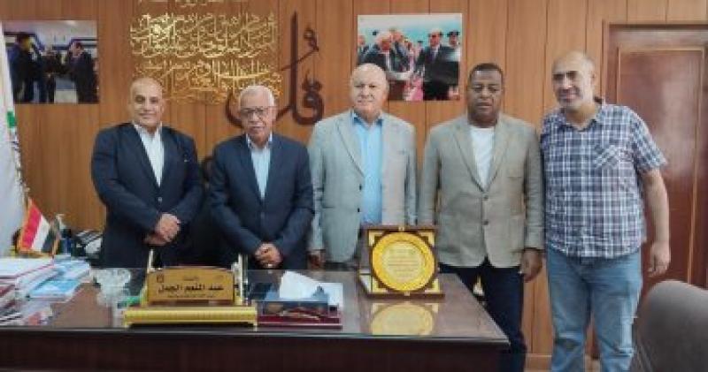 خط أحمر