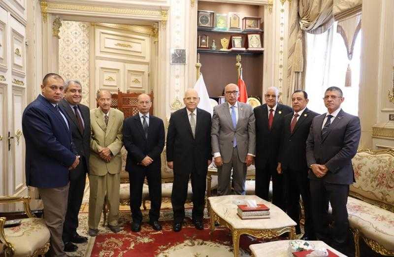 رئيس مجلس القضاء الأعلى يستقبل المستشار حسام عبد الرحيم وزير العدل الأسبق| صور