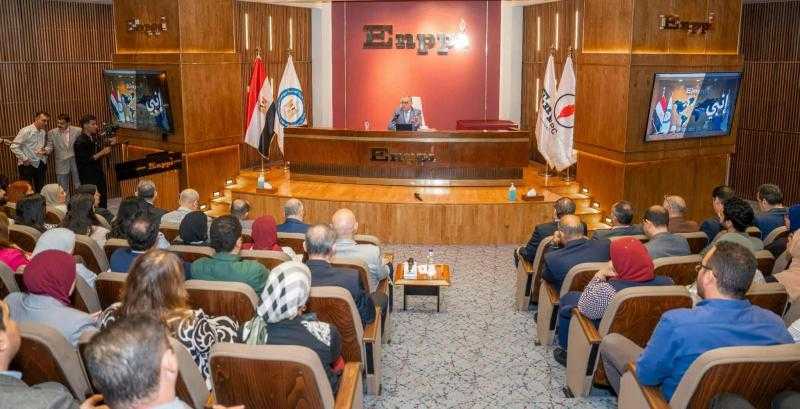 إنبى تعزز التواصل المؤسسي وتدعم الشفافية مع موظفيها