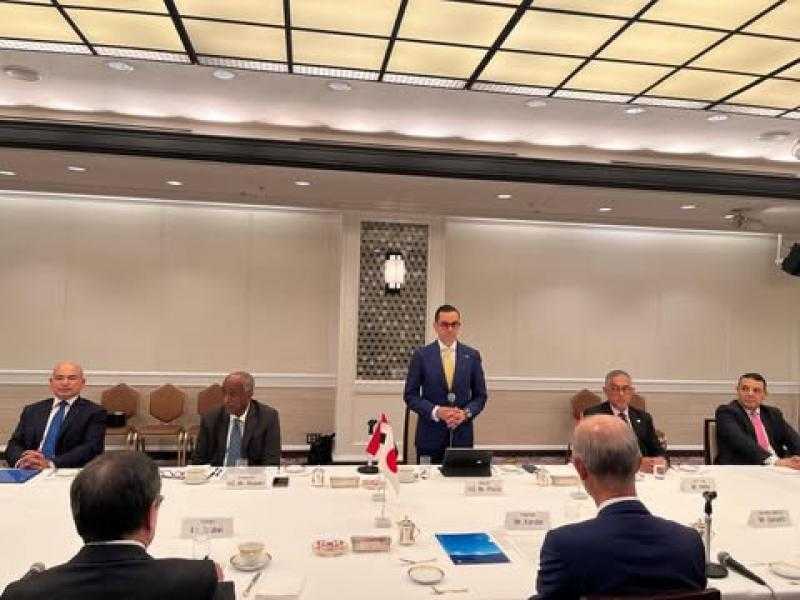 وزير الاستثمار يشارك باجتماع مائدة مستديرة بحضور عدد كبير من قادة الأعمال بدولة اليابان