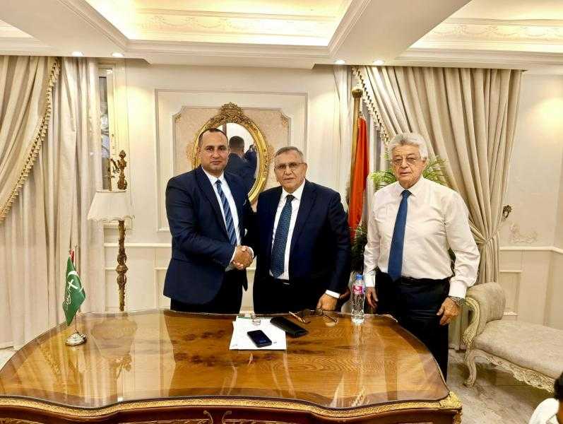 حزب الوفد يحشد لدعم مرشحه بالشيوخ.. صديق العيسوي يتعهد بخدمة أبناء الشرقية