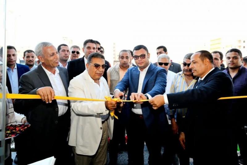 وزير الإسكان ومحافظ الدقهلية يفتتحان مركز خدمة عملاء شركة مياه الشرب والصرف الصحي بمدينة نبروه