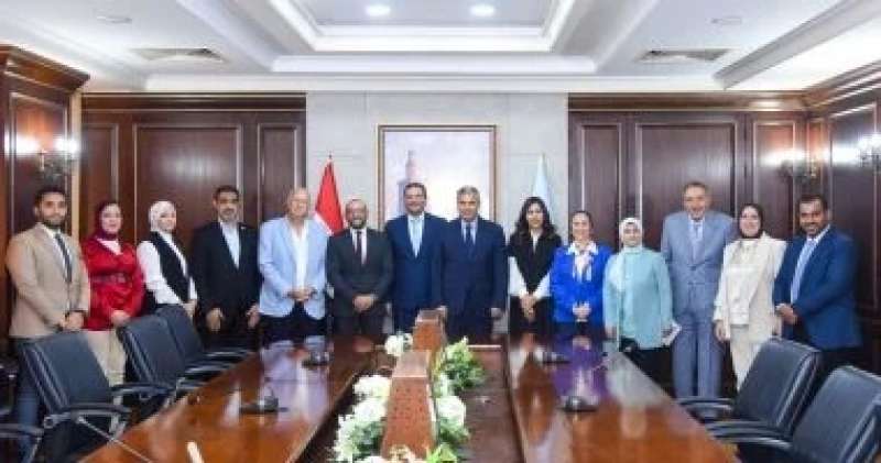 خط أحمر