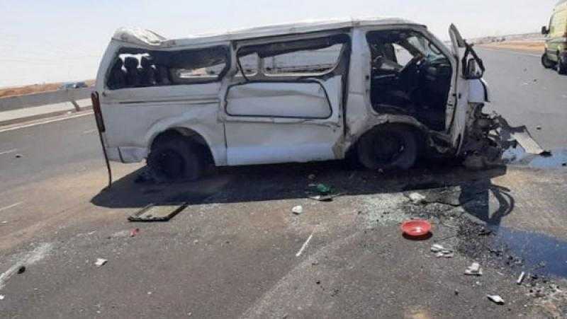مصرع شخصين وإصابة 14 في تصادم ميكروباص ولودر بطريق مرسى حميرة - الشلاتين