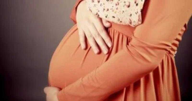 هل يجوز للحامل الصلاة جالسة؟.. أمين الفتوى يجيب