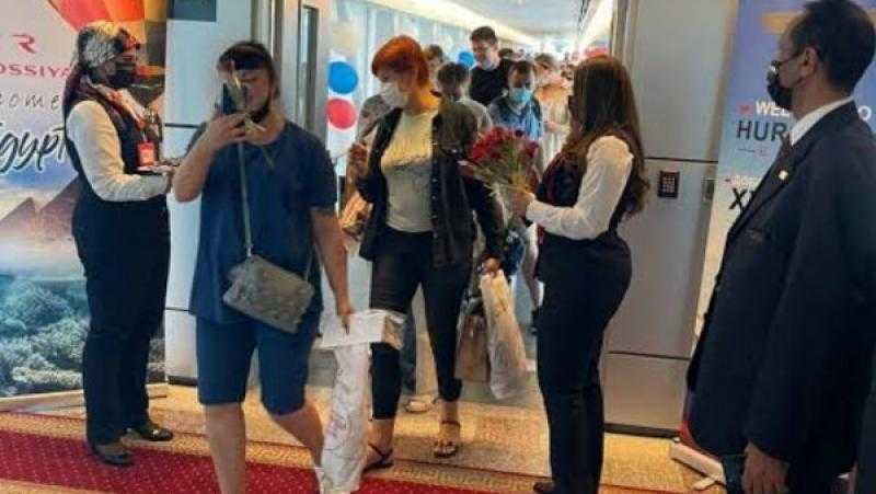 موسم سياحي نشِط.. مطارا الغردقة ومرسى علم يستقبلان 24 ألف سائح في يوم واحد