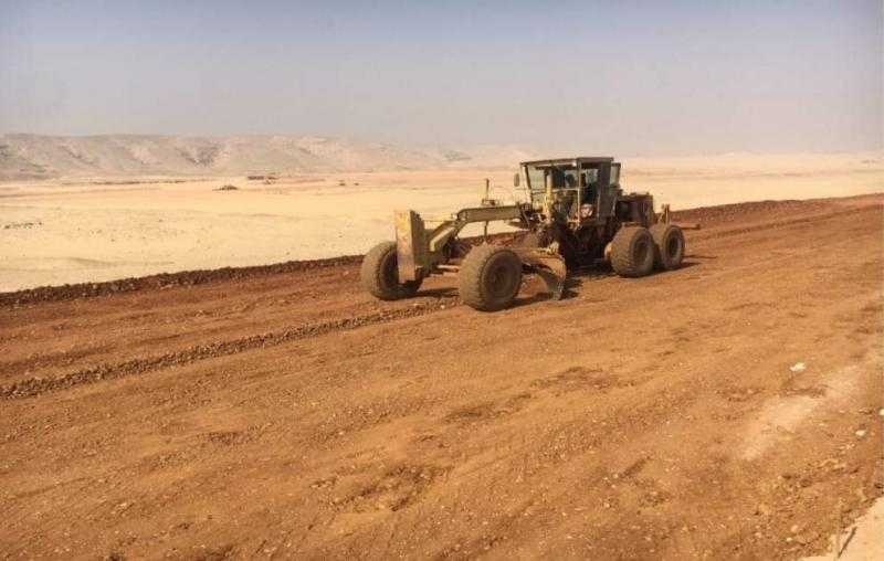 محافظ الوادى الجديد: قرب الانتهاء من محور الخارجة سوهاج بتكلفة 1,5 مليار جنيه