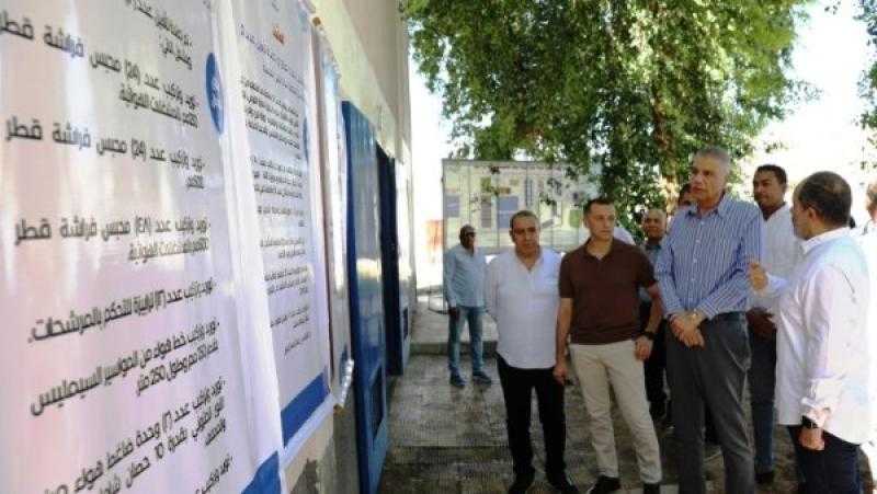 محافظ أسوان يتابع معدلات الإنجاز بالمشروعات العاجلة بقطاع مياه الشرب